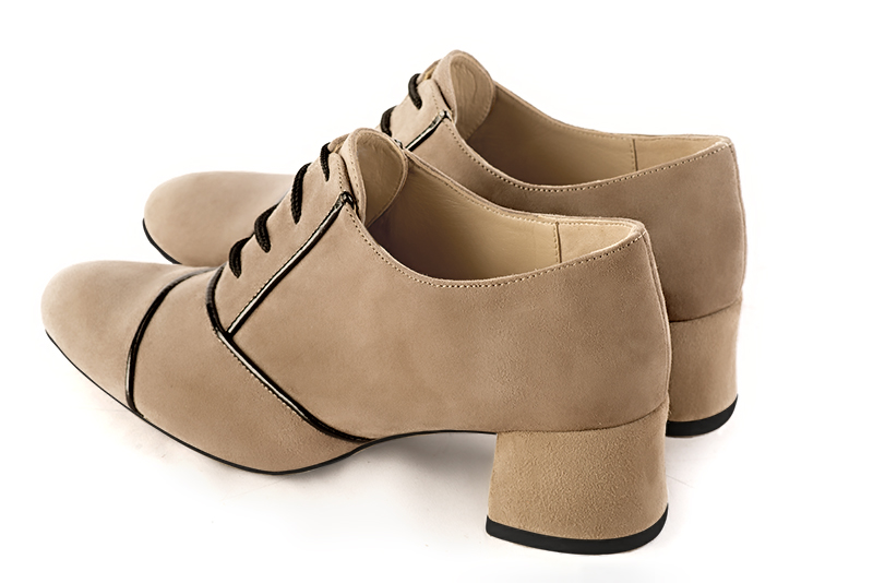 Tan beige and gloss black women's essential lace-up shoes. Round toe. Low flare heels - Florence KOOIJMAN